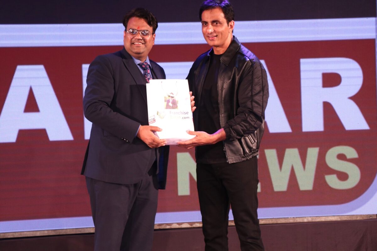 Franchise Batao Awarded by Sonu Sood